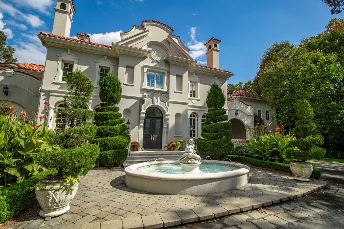 Winter Park mansion on Lake Maitland sells for $9 million - Orlando  Business Journal, image size:1200x800