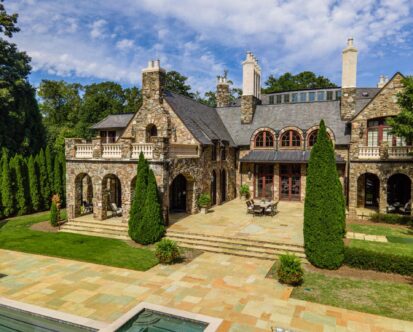 How to Plan a Luxury Outdoor Living Space